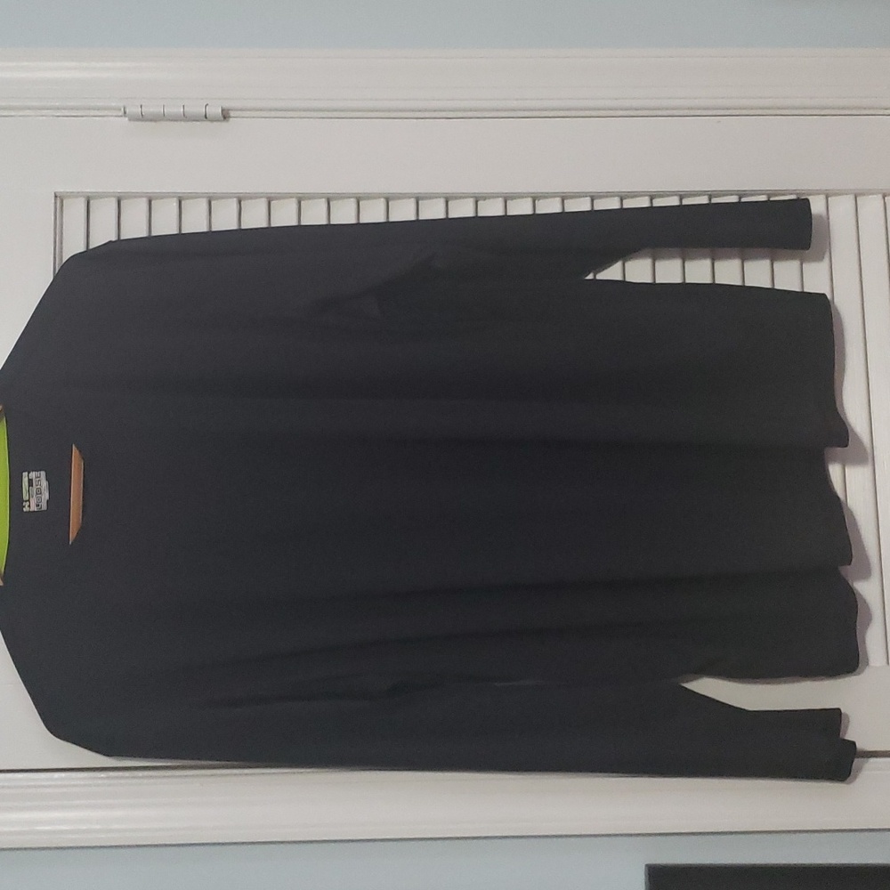 Under Armour long sleeve black t-shirt. 100% polyester. Barely worn. Men's XL.